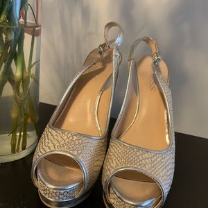 Guess pumps size 7